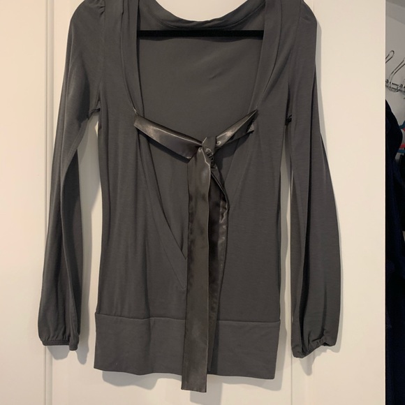 ASOS backless long sleeved sexy grey top w/ tie - Picture 3 of 9